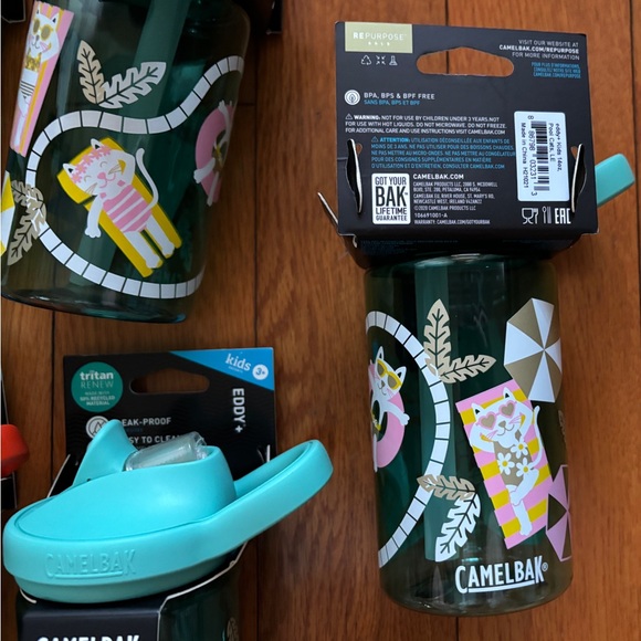 5 CamelBak Kids Bottle with Teal and Pink Design - Picture 3 of 3